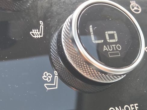 Certified 2023 INFINITI QX60 Sensory w/ Vision Package AWD/4WD image 33