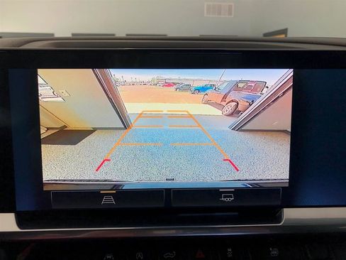 Used 2023 Chevrolet Silverado 1500 LT AWD/4WD image 17