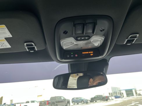 Used 2023 Chevrolet TrailBlazer RS w/ Sun and Liftgate Package image 31