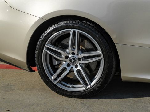 Used 2019 Mercedes-Benz E 450 E 450 w/ AMG Line Package image 43