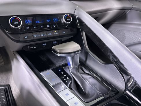 Used 2022 Hyundai Elantra SEL w/ Convenience Package image 53