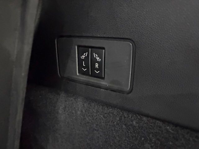 Used 2024 Cadillac XT6 Luxury w/ LPO, Floor Liner Package AWD/4WD image 14