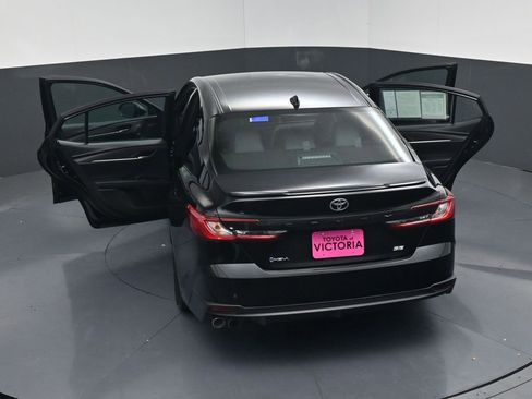 Used 2025 Toyota Camry SE FWD image 21