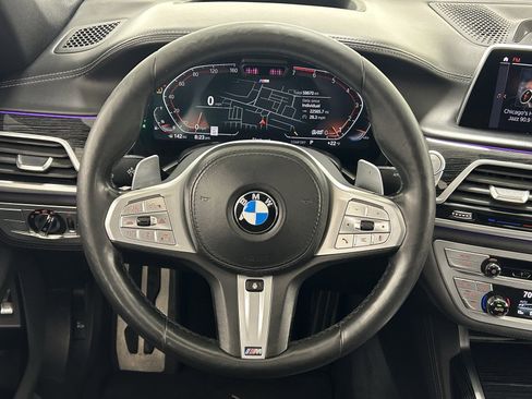 Used 2021 BMW 750i xDrive w/ Executive Package image 12