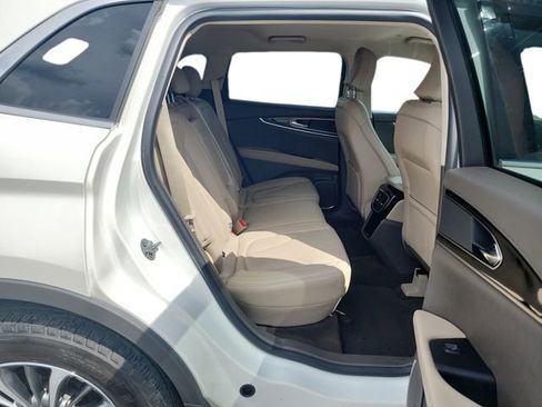 Used 2023 Lincoln Nautilus FWD image 10