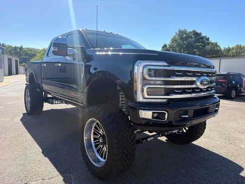 Used 2024 Ford F250 Platinum AWD/4WD image 3