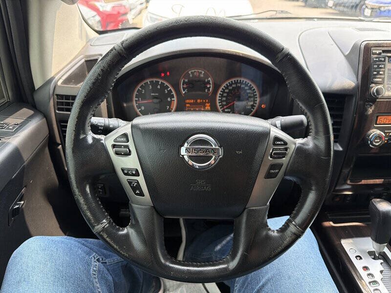 Used 2013 Nissan Titan S AWD/4WD image 25