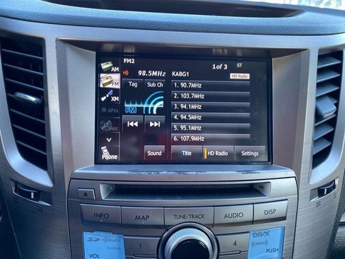 Used 2014 Subaru Outback 2.5i Limited image 10