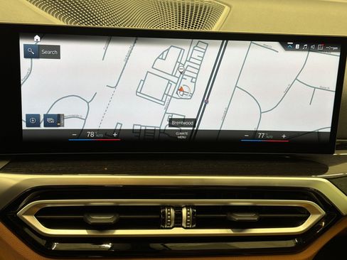 Used 2024 BMW 330i Sedan w/ Premium Package RWD image 18