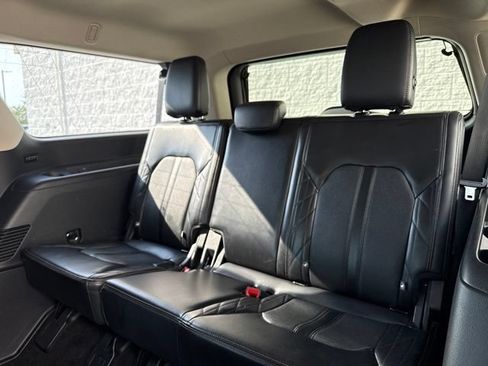 Used 2019 Ford Expedition Max Platinum AWD/4WD image 11