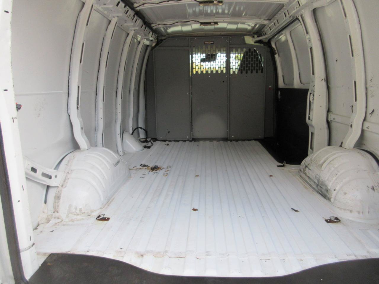 Used 2020 Chevrolet Express 2500 w/ Communications Package RWD image 13