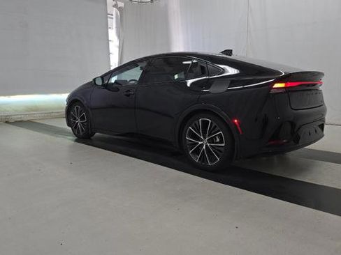 Used 2025 Toyota Prius Limited w/ Limited Premium Package FWD image 6
