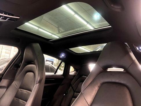 Used 2017 Porsche Panamera image 35