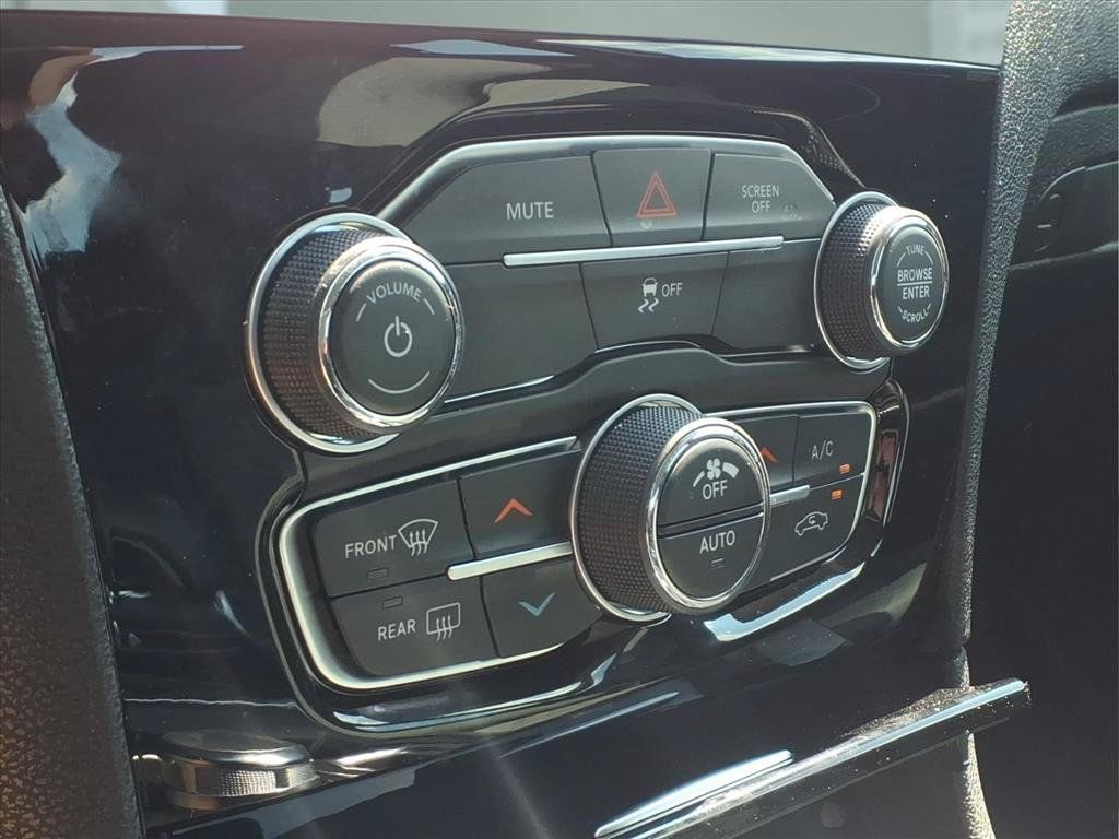 Used 2023 Chrysler 300 Touring w/ Sport Appearance Package RWD image 5