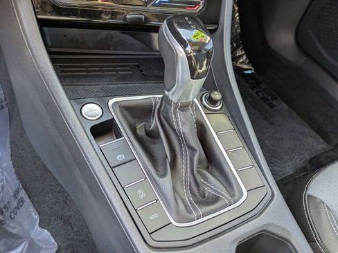 Used 2025 Volkswagen Jetta SE image 20