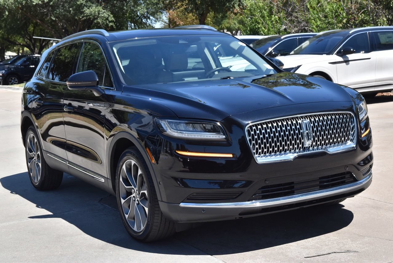 Used 2023 Lincoln Nautilus Reserve w/ Equipment Group 201A AWD/4WD image 4