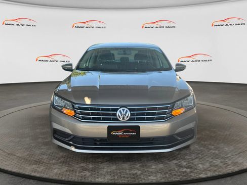 Used 2016 Volkswagen Passat 1.8T SE FWD image 3