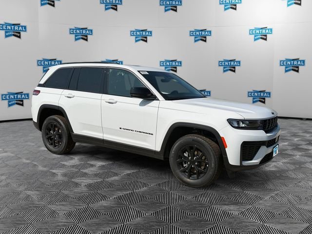 New 2026 Jeep Grand Cherokee Altitude AWD/4WD image 7