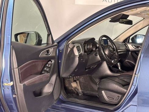 Used 2018 MAZDA MAZDA3 Touring image 9