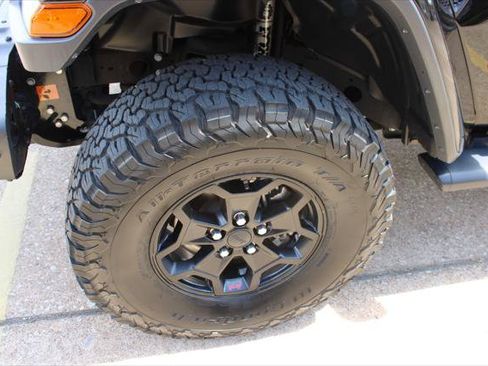 Certified 2020 Jeep Gladiator Rubicon AWD/4WD image 19