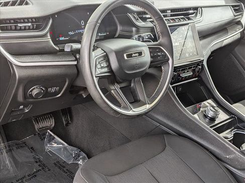 Used 2023 Jeep Grand Cherokee L Laredo w/ Luxury Tech Group I AWD/4WD image 9