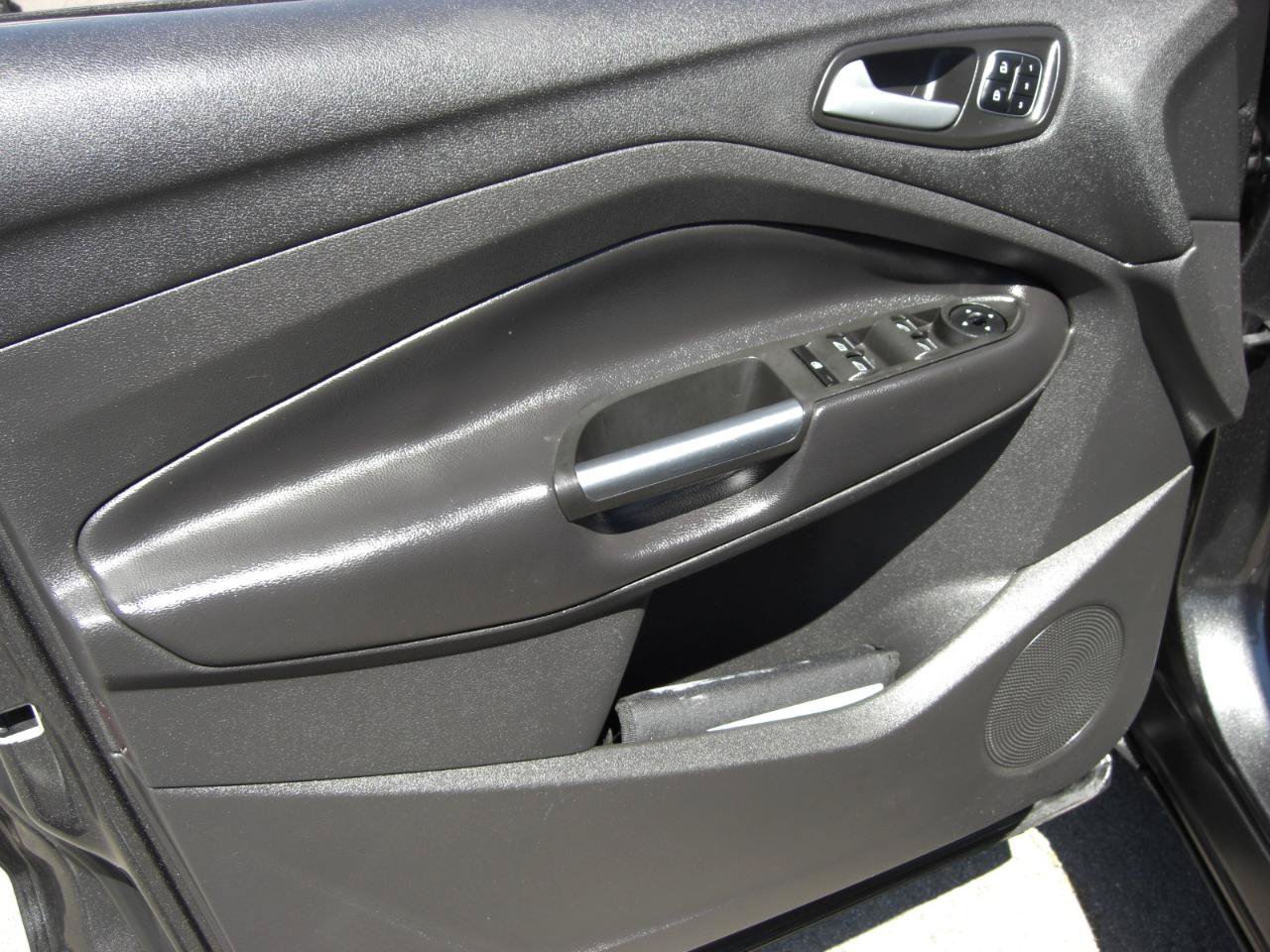 Used 2017 Ford Escape Titanium FWD image 21