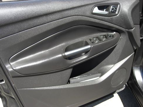 Used 2017 Ford Escape Titanium image 21