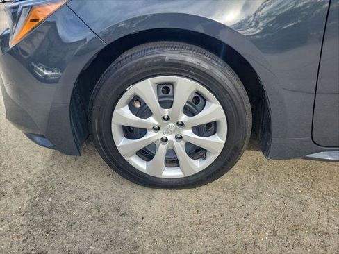 Certified 2024 Toyota Corolla LE image 28