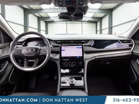 Used 2022 Jeep Grand Cherokee Limited 4xe w/ Luxury Tech Group II AWD/4WD image 4