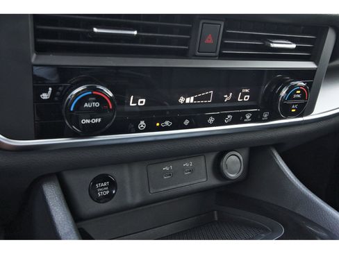 Certified 2026 Nissan Rogue SV w/ SV Premium Package FWD image 25