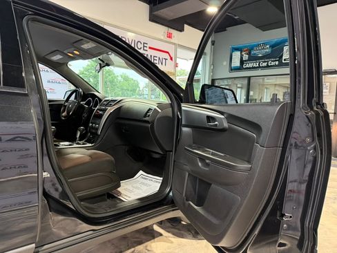 Used 2012 Chevrolet Traverse LT FWD image 37