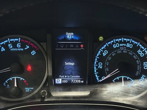 Used 2016 Toyota Tacoma SR5 AWD/4WD image 23