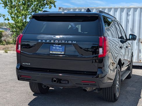 Certified 2025 Ford Expedition Active RWD image 4