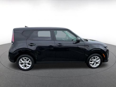 Used 2025 Kia Soul LX w/ LX Technology Package FWD image 13