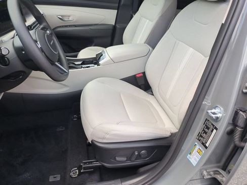Certified 2025 Hyundai Tucson SEL FWD image 12