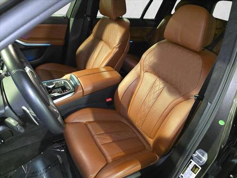 Used 2025 BMW X7 M60i AWD/4WD image 16