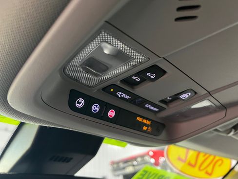 Certified 2022 GMC Terrain SLE w/ Driver Convenience Package image 16