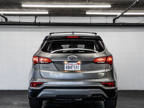 Used 2018 Hyundai Santa Fe Sport 2.0T FWD image 4