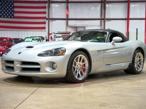 Used 2004 Dodge Viper SRT-10 image 18