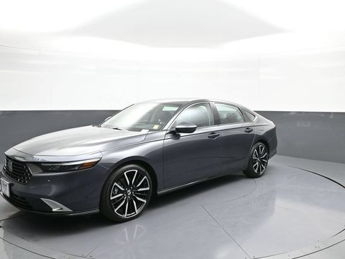 Used 2025 Honda Accord Touring image 10