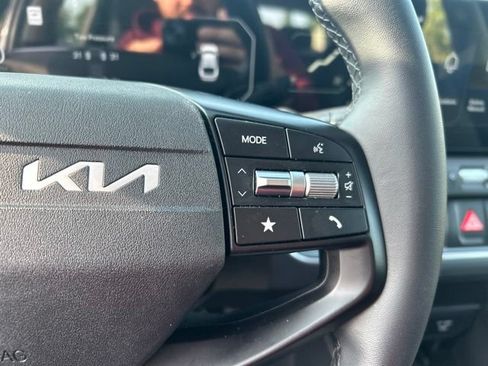 Used 2025 Kia K4 EX FWD image 11