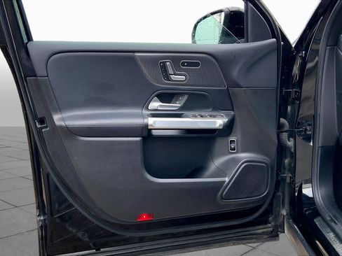 Used 2020 Mercedes-Benz GLB 250 image 21