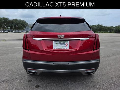 Used 2021 Cadillac XT5 Premium Luxury FWD image 4