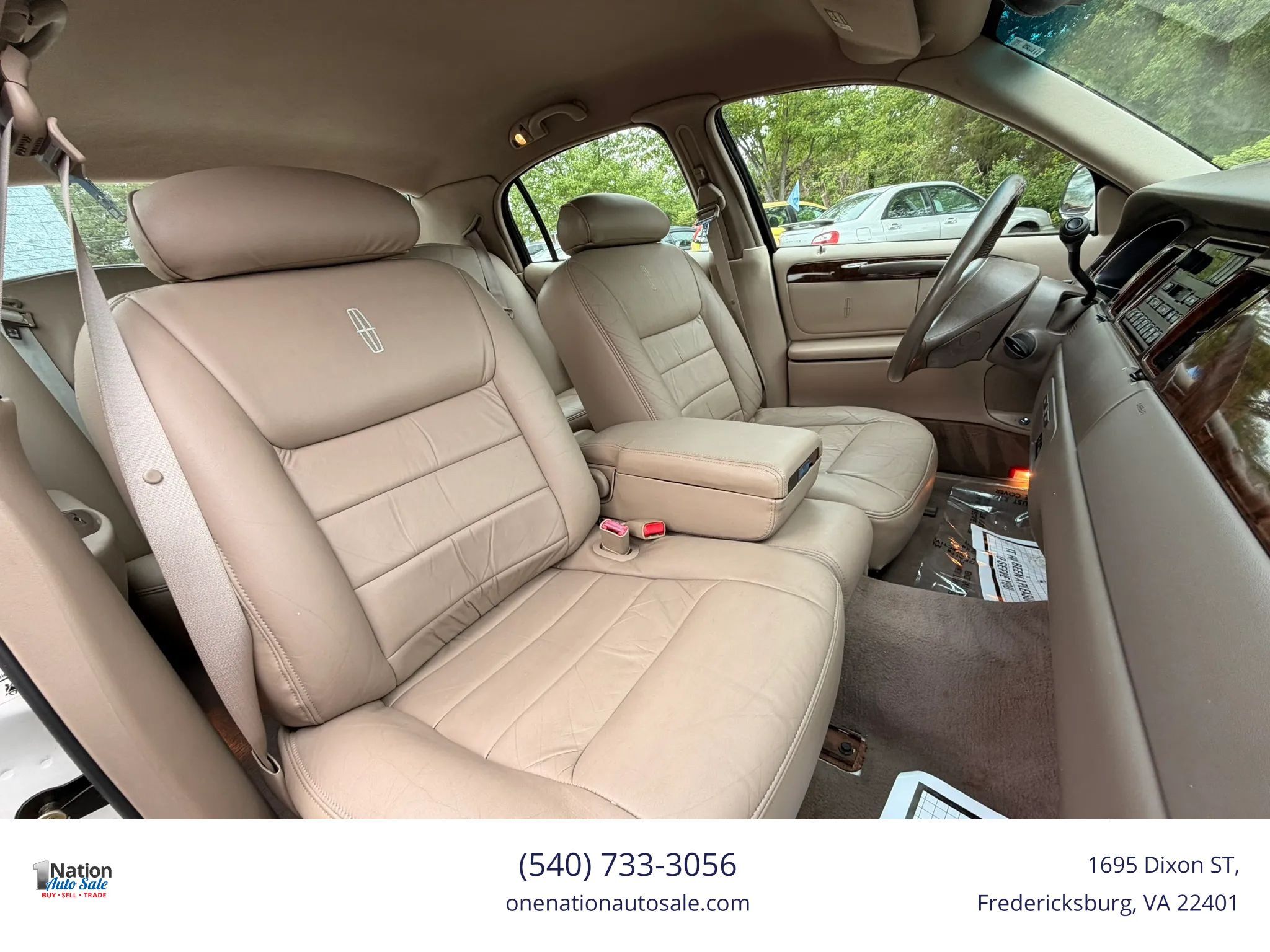 Used 1999 Lincoln Town Car Signature RWD image 16