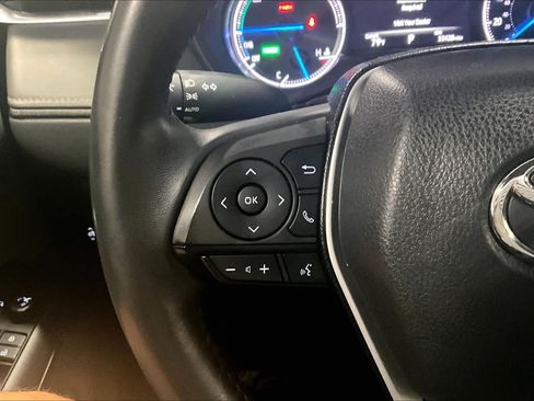 Used 2023 Toyota Venza LE AWD/4WD image 24
