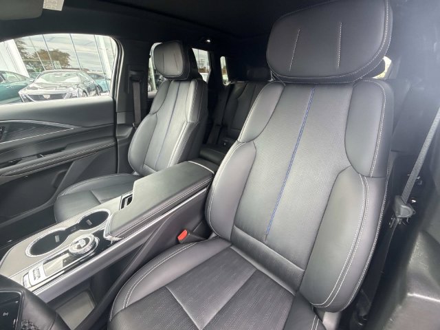 Certified 2024 Cadillac Lyriq Sport w/ LPO, Floor Liner Package AWD/4WD image 19