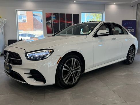 Used 2023 Mercedes-Benz E 350 4MATIC Sedan image 3