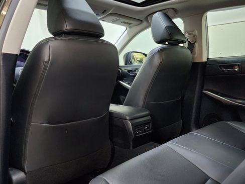 Used 2015 Lexus IS 250 RWD image 12