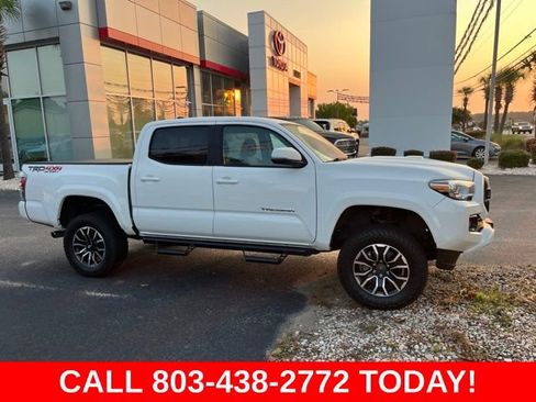 Used 2021 Toyota Tacoma TRD Sport w/ Technology Package AWD/4WD image 2