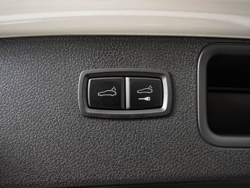 Certified 2026 Porsche Macan GTS AWD/4WD image 23
